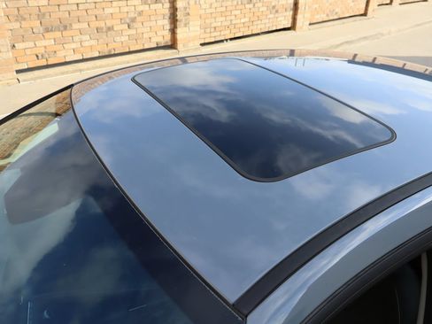 Used 2021 Hyundai Elantra Limited FWD image 4