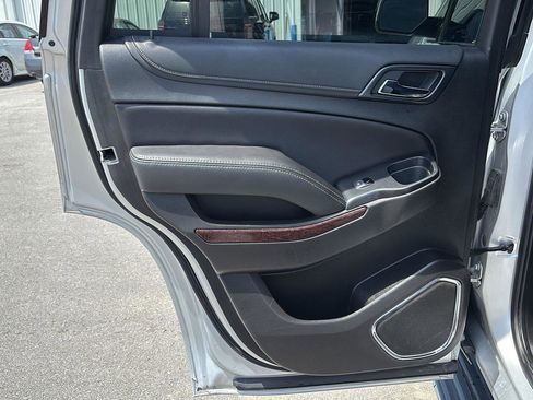 Used 2019 GMC Yukon SLT AWD/4WD image 17