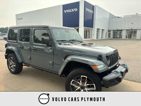 Used 2024 Jeep Wrangler Unlimited w/ Convenience Group AWD/4WD image 1