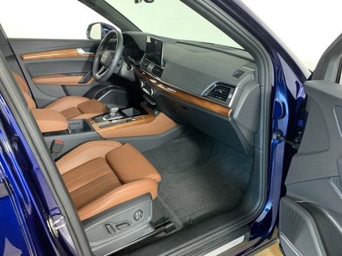 Used 2023 Audi Q5 2.0T Prestige w/ Prestige Package image 40