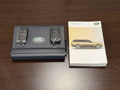 Used 2025 Land Rover Range Rover Long Wheelbase SE AWD/4WD image 42