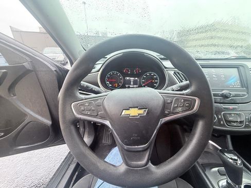 Used 2018 Chevrolet Malibu LT FWD image 14
