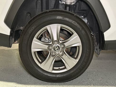 Used 2025 Toyota RAV4 XLE AWD/4WD image 7