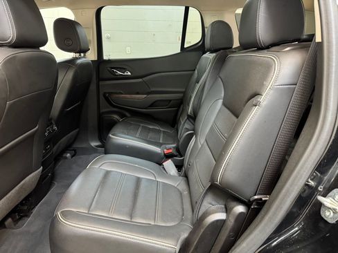 Used 2022 GMC Acadia Denali w/ Black Diamond Edition image 17