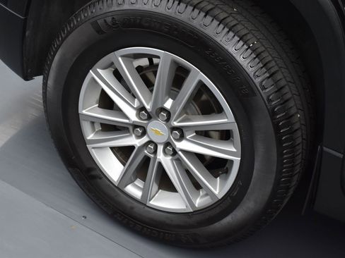 Used 2022 Chevrolet Traverse LT image 28