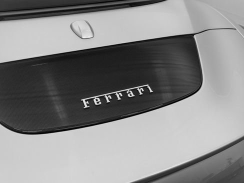 Certified 2025 Ferrari Roma Base image 48