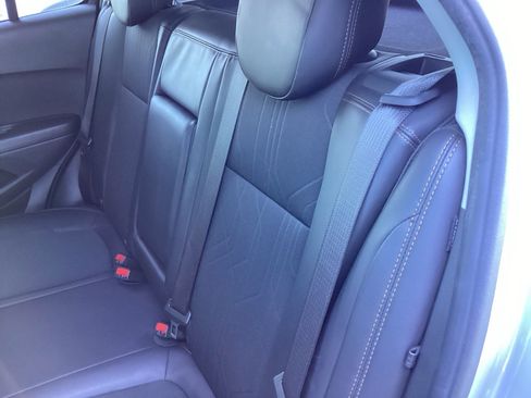 Used 2020 Chevrolet Trax LT w/ LT Convenience Package image 11