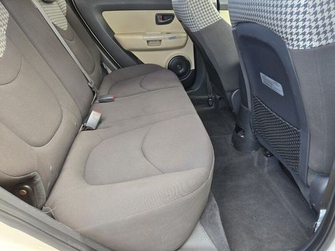 Used 2010 Kia Soul ! FWD image 15