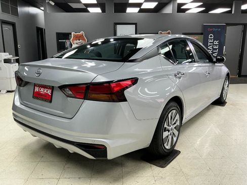 Used 2023 Nissan Altima 2.5 S FWD image 3