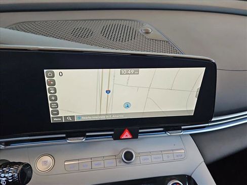 Used 2025 Hyundai Elantra Limited FWD image 13