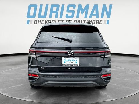 Used 2025 Volkswagen Taos SE FWD image 5