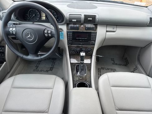 Used 2007 Mercedes-Benz C 230 Sedan image 13