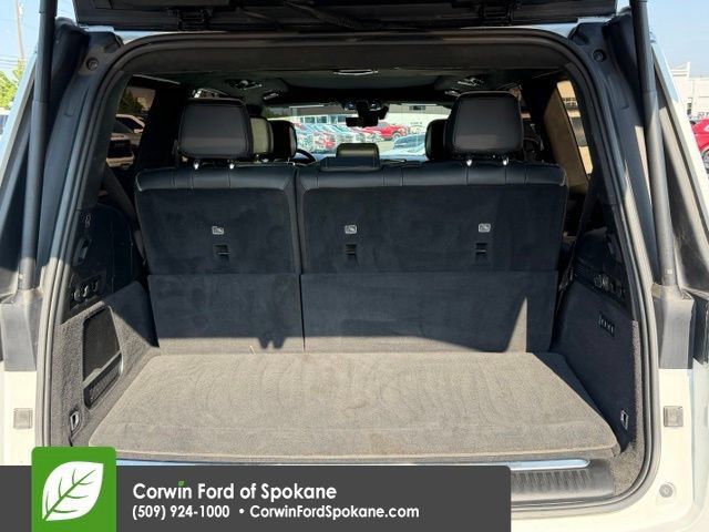 Used 2022 Jeep Grand Wagoneer Series III w/ Flexible Seating Group AWD/4WD image 19