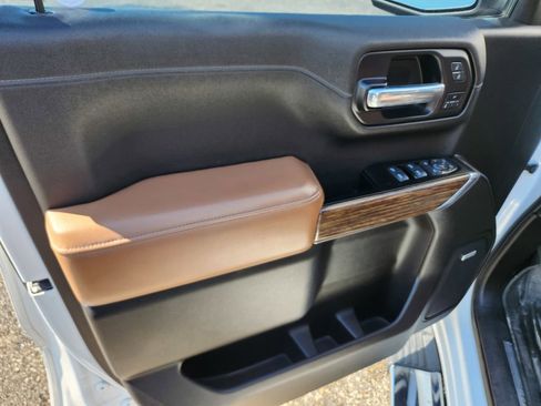 Used 2019 Chevrolet Silverado 1500 High Country AWD/4WD image 37