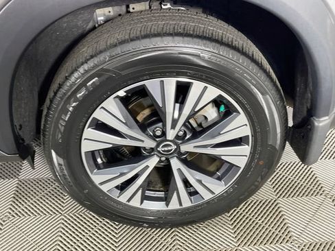 Used 2023 Nissan Rogue SV w/ SV Premium Package FWD image 32
