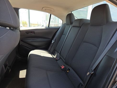 Used 2022 Toyota Corolla LE image 6