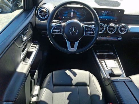 Used 2023 Mercedes-Benz GLB 250 4MATIC image 11