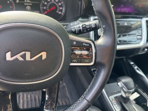 Used 2022 Kia Sorento S image 14