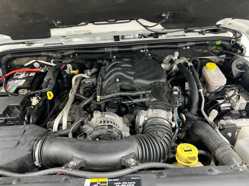 Used 2018 Jeep Wrangler Unlimited Sahara AWD/4WD image 23