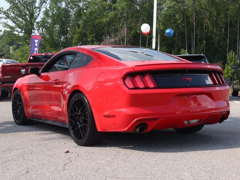 Used 2016 Ford Mustang Coupe RWD image 3