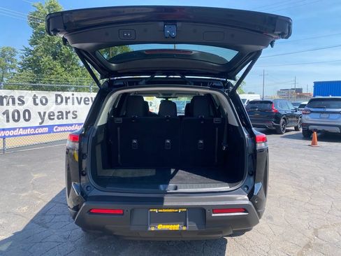 Used 2025 Nissan Pathfinder SV AWD/4WD image 4