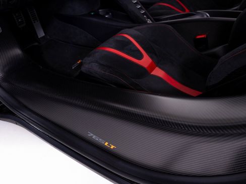 Used 2022 McLaren 765LT image 22