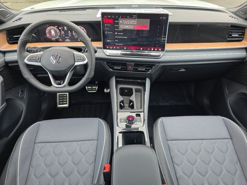 New 2026 Volkswagen Tiguan SEL R-Line image 22