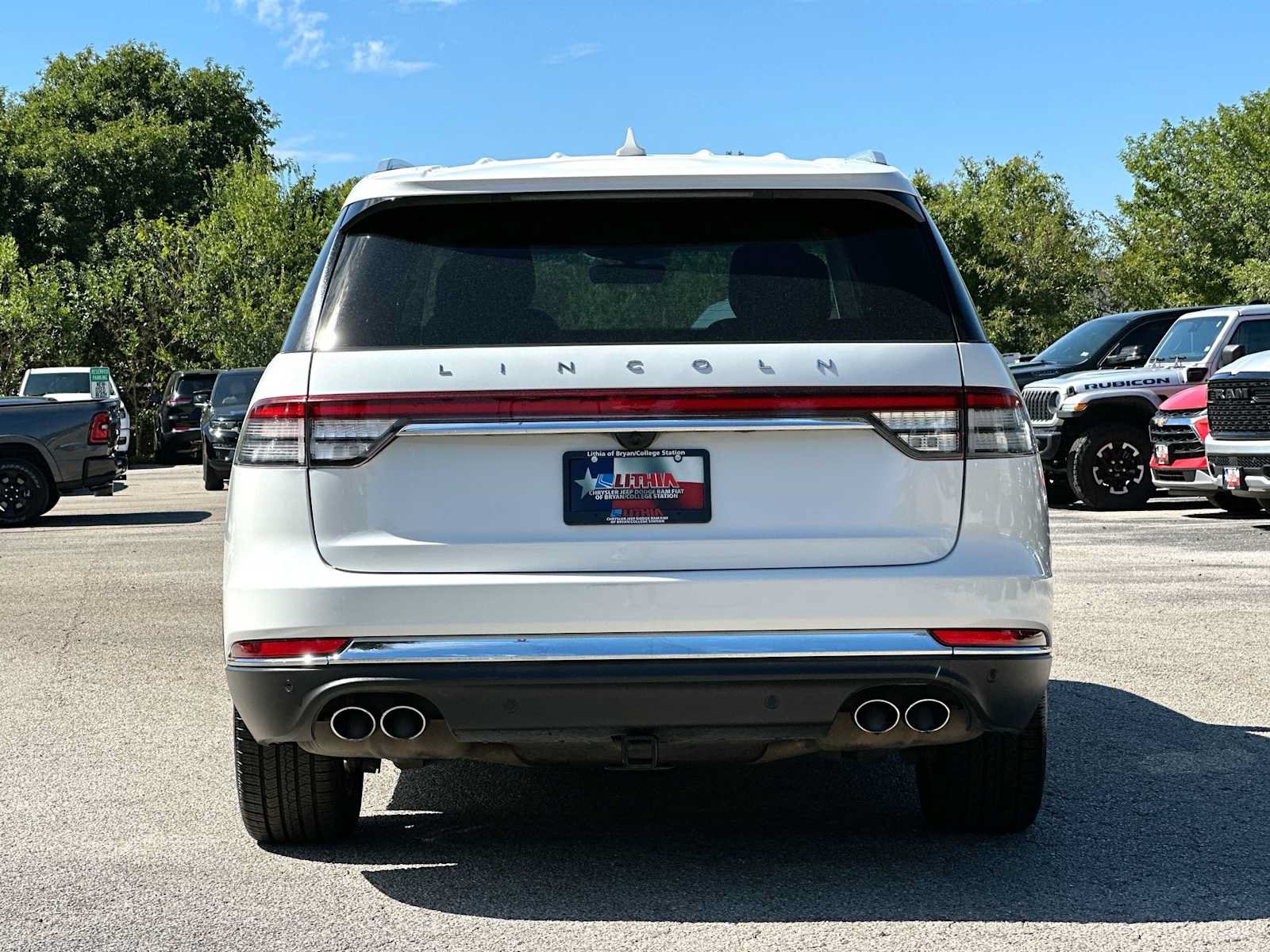 Used 2020 Lincoln Aviator Reserve w/ Elements Package Plus AWD/4WD image 14