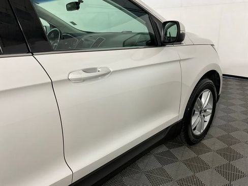 Used 2016 Ford Edge SEL w/ Equipment Group 201A AWD/4WD image 9