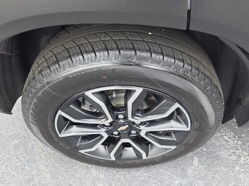 Used 2023 Chevrolet TrailBlazer ACTIV w/ Sun and Liftgate Package AWD/4WD image 9