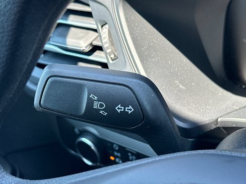 Used 2025 Ford Escape Active AWD/4WD image 32