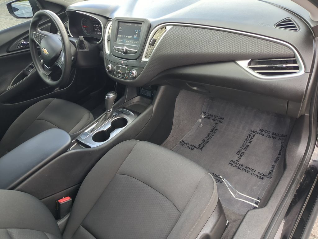 Used 2018 Chevrolet Malibu LS FWD image 9