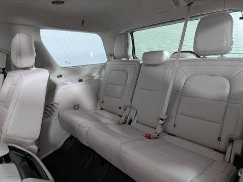 Used 2018 Lincoln Navigator Reserve w/ Technology Package AWD/4WD image 19