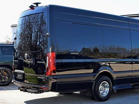 Used 2024 Mercedes-Benz Sprinter 3500 image 10