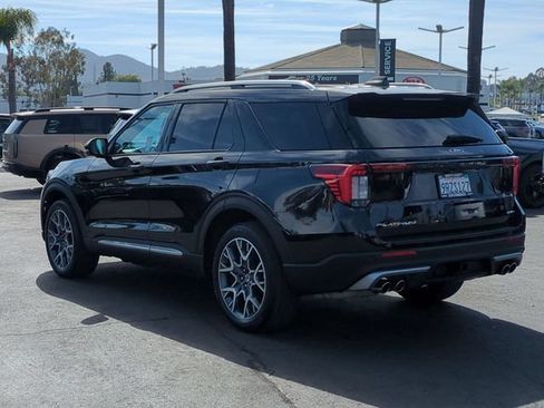 Used 2025 Ford Explorer Platinum w/ Ultimate Package AWD/4WD image 5