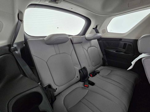 New 2025 Honda Pilot Touring image 13