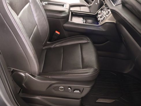 Used 2021 GMC Yukon XL Denali w/ Denali Premium Package AWD/4WD image 14