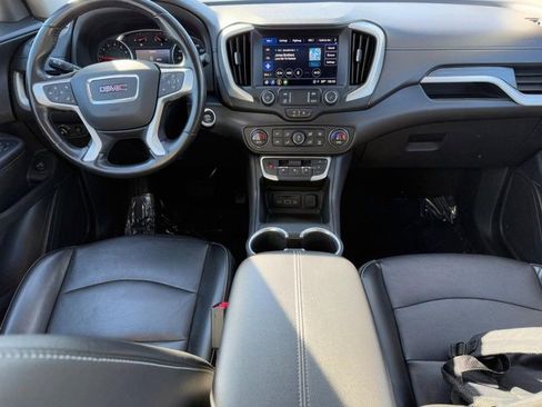 Used 2022 GMC Terrain SLT image 11