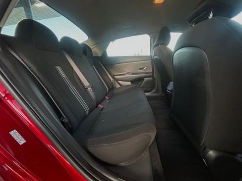 Used 2023 Hyundai Elantra SEL w/ Preferred Accessory Package image 8