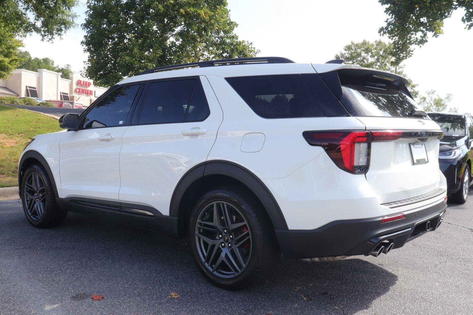 Used 2025 Ford Explorer ST w/ Sun And Sound Package AWD/4WD image 4