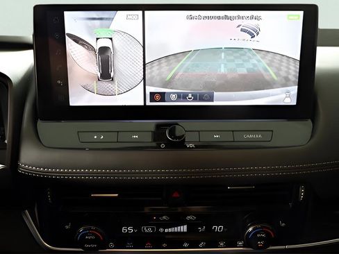 Used 2024 Nissan Rogue SL w/ SL Premium Package image 28