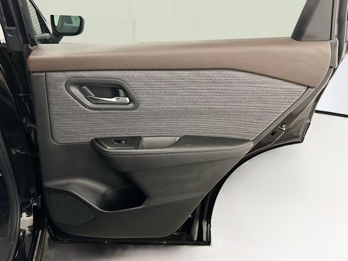 Used 2023 Nissan Rogue SV AWD/4WD image 30