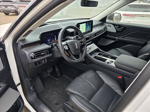 New 2025 Lincoln Aviator Reserve w/ Luxury Package AWD/4WD image 9