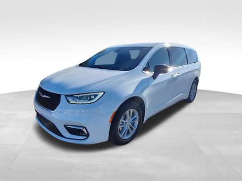 New 2026 Chrysler Pacifica Select FWD image 14