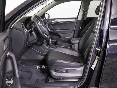 Used 2023 Volkswagen Tiguan SE AWD/4WD image 7