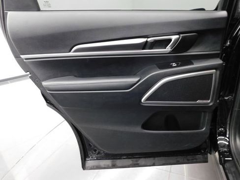 Used 2024 Kia Telluride LX image 18
