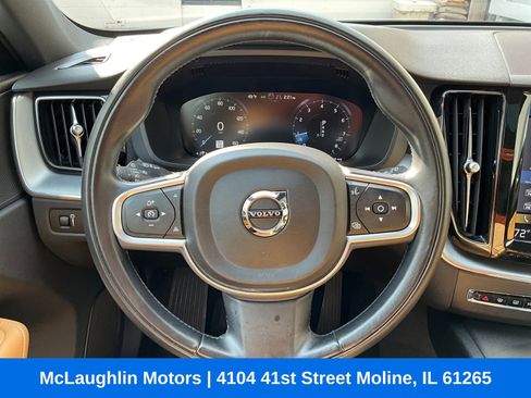 Used 2018 Volvo XC60 T5 Momentum w/ Convenience Package image 3