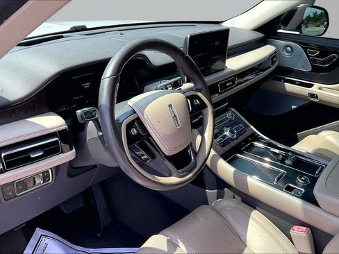 Used 2020 Lincoln Aviator Grand Touring w/ Equipment Group 302A AWD/4WD image 14
