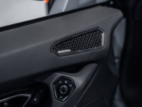 Used 2024 Lamborghini Huracan EVO AWD/4WD image 17