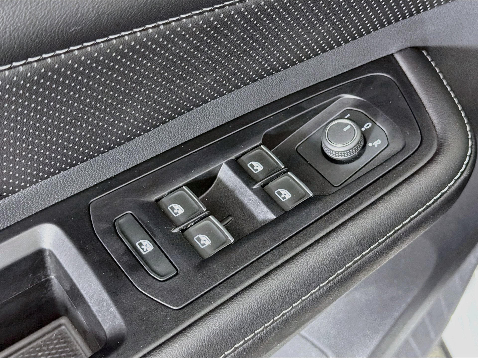 Certified 2026 Volkswagen Atlas SE FWD image 17